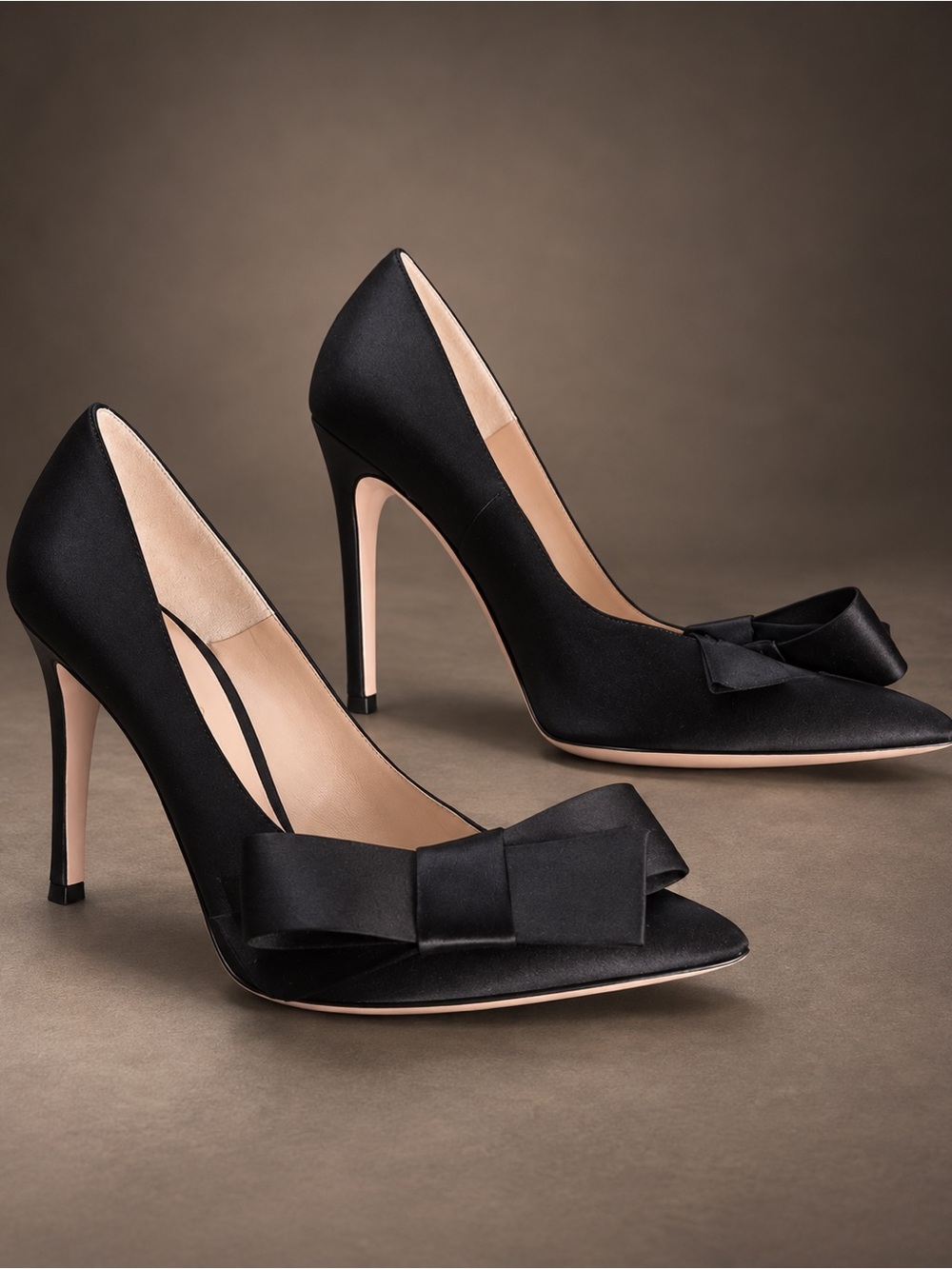 Gianvito Rossi Black Satin Bow Pointed Toe Pumps Stiletto Heels IT 35 US 5